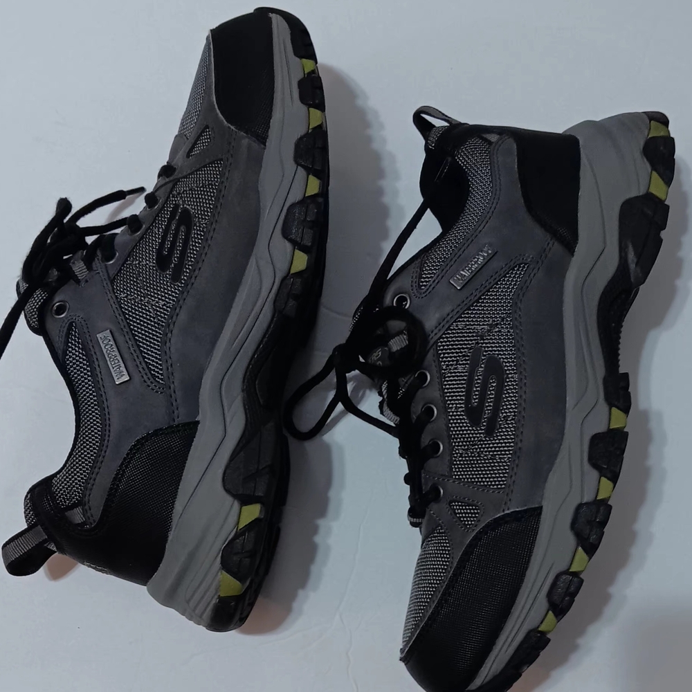 Skechers Men's Black and Gray Waterproof Outdoor Selman Size 8.5